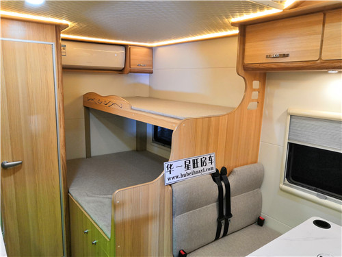 依维柯欧胜C型房车.jpg