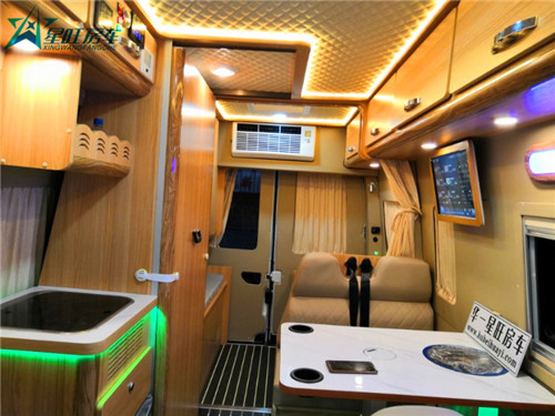 大通房车内饰.jpg