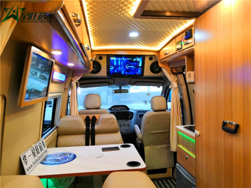 大通房车内饰.jpg