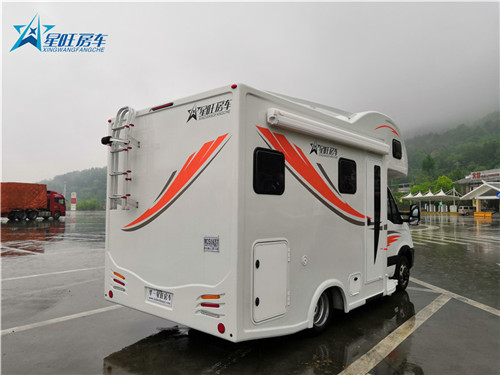 国产房车，依维柯欧胜C型房车，星旺房车.jpg