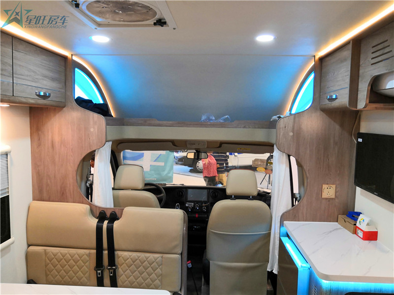 依维柯欧胜房车 (1).jpg