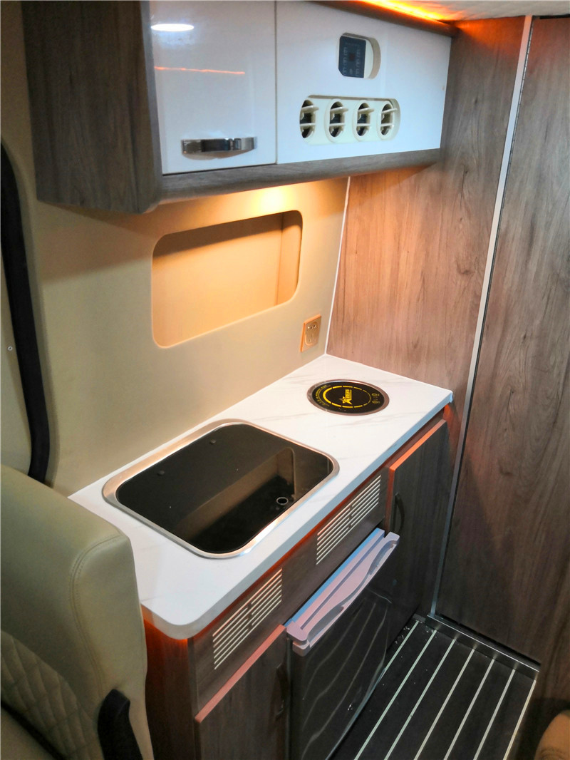 大通V90 B型房车.jpg