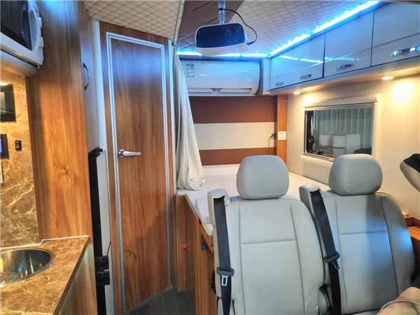 星旺房车刘芬15572204376