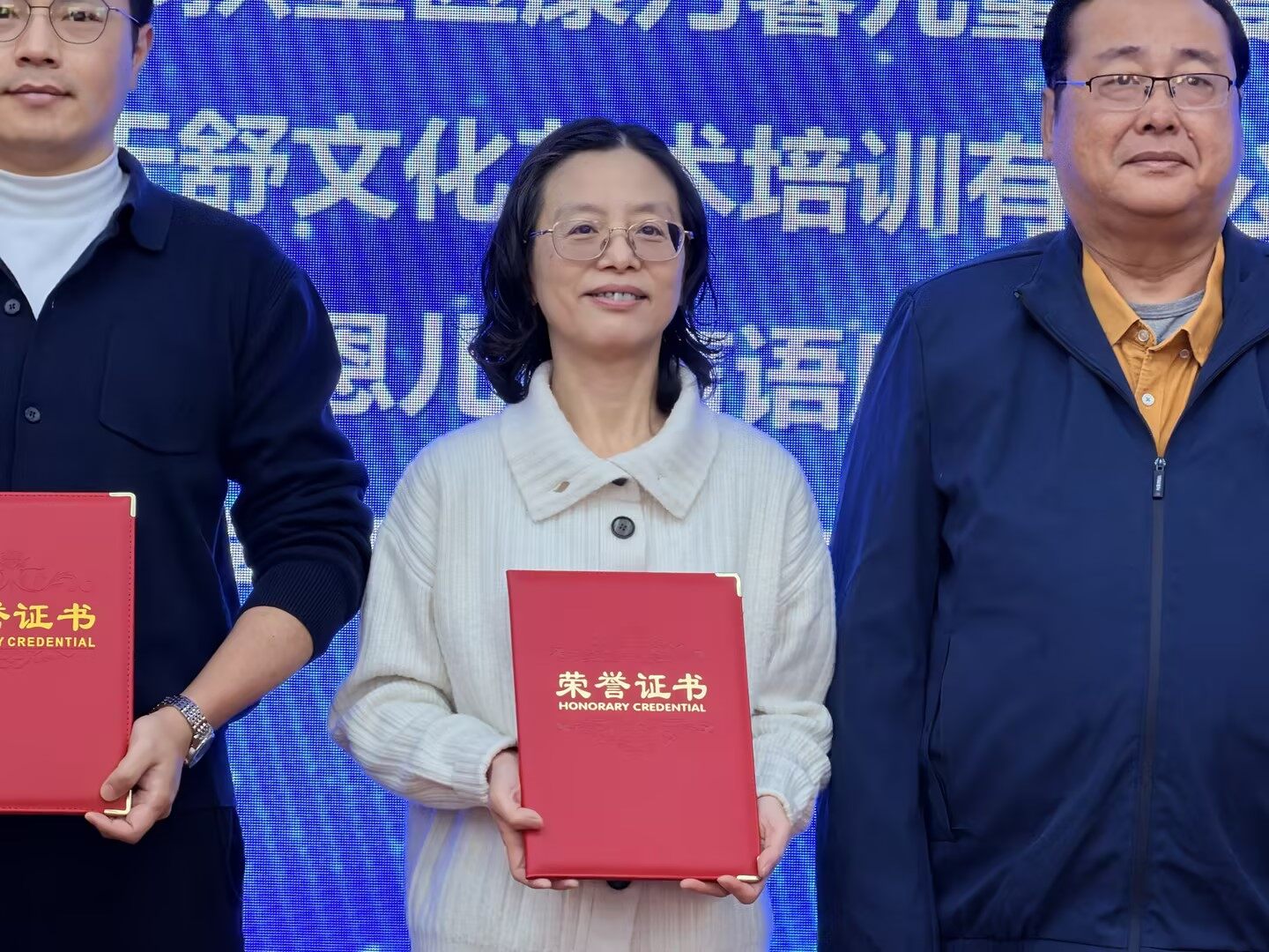 日韩乱码人妻无码系列